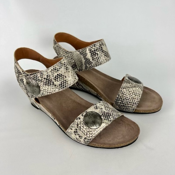 Taos Footwear Shoes - Taos Womens Carousel 2 Black Cream Wedge Sandals Snake Print Comfort size 11